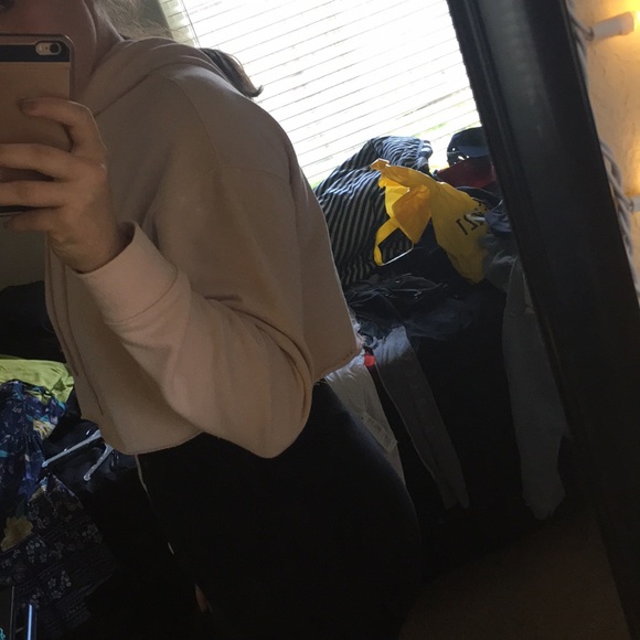 Crop top hoodie - Picture 3 of 4